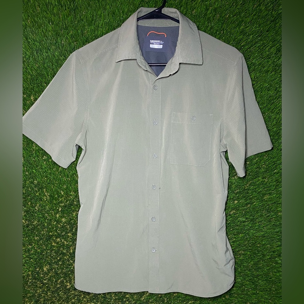 Merrell Shirt Mens Small Short Sleeve Button Front Lightweight Pocket Green